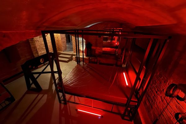 bondage-postel-vinohrady-1b0E98F9E0-A4E6-A5AC-603C-4E7B3371E3D9.jpg